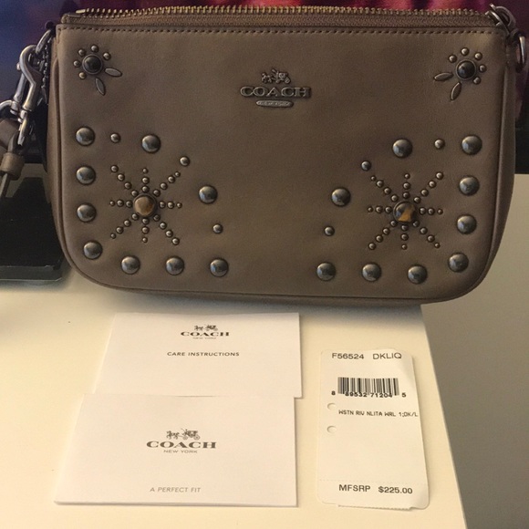 Coach wristlet - Picture 3 of 8